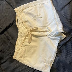 American Eagle - Medium - White Dress shorts